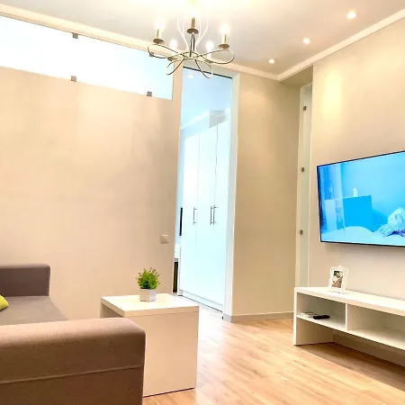 Navit Luxury Apartments With Breakfast Near The Railway Station, The City Center And The Park Киев Экстерьер фото