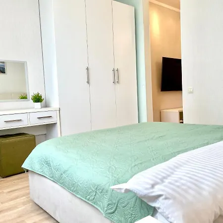 Navit Luxury Apartments With Breakfast Near The Railway Station, The City Center And The Park Киев Экстерьер фото
