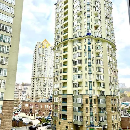 Navit Luxury Apartments With Breakfast Near The Railway Station, The City Center And The Park Киев Экстерьер фото