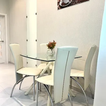 Navit Luxury Apartments With Breakfast Near The Railway Station, The City Center And The Park Киев Экстерьер фото