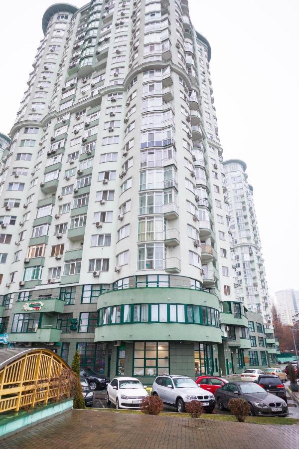 Apartment Navit Luxury With Breakfast Near The Railway Station, The Center And The Park Kyiv