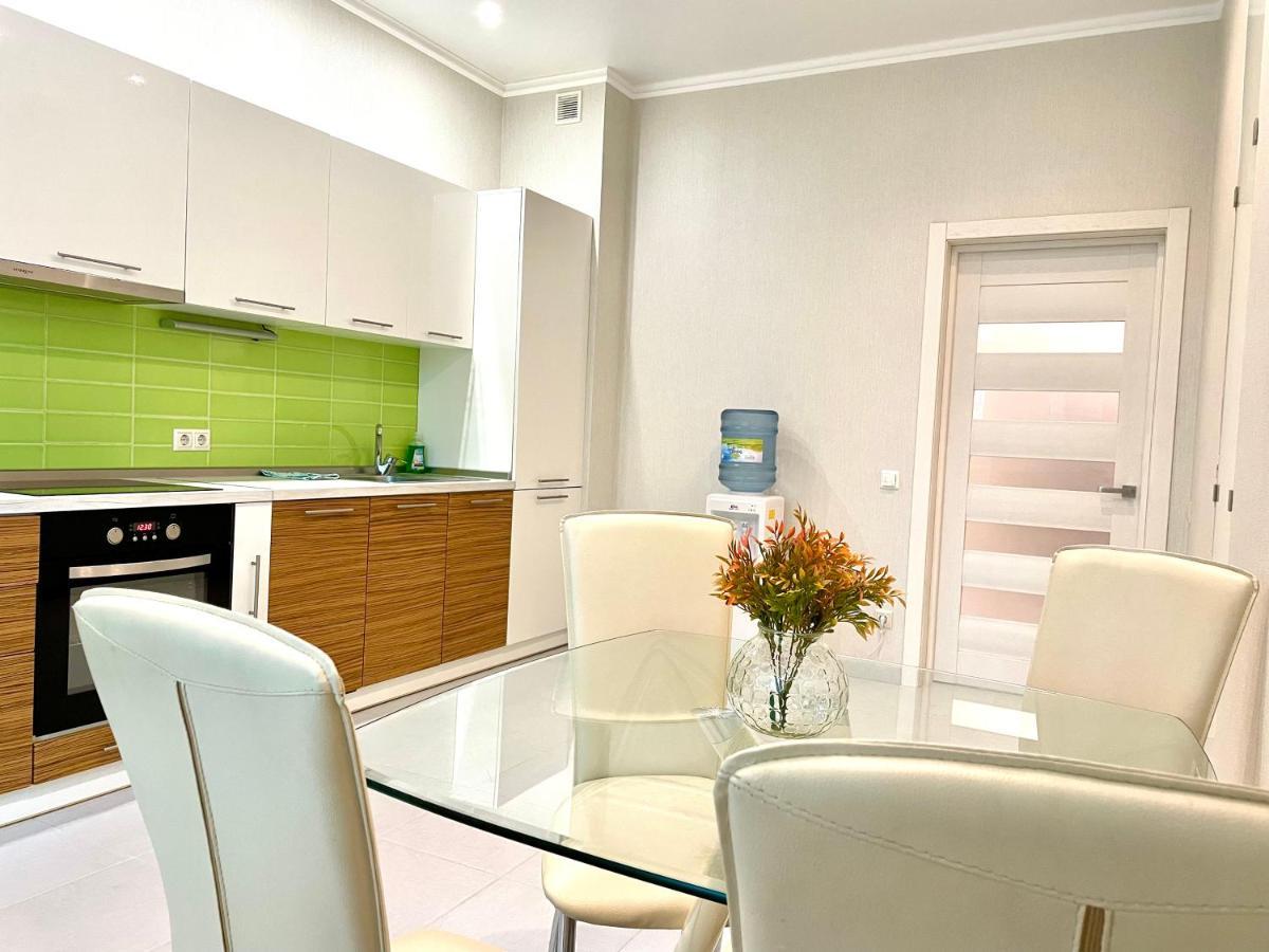 Navit Luxury With Breakfast Near The Railway Station, The Center And The Park Apartment *