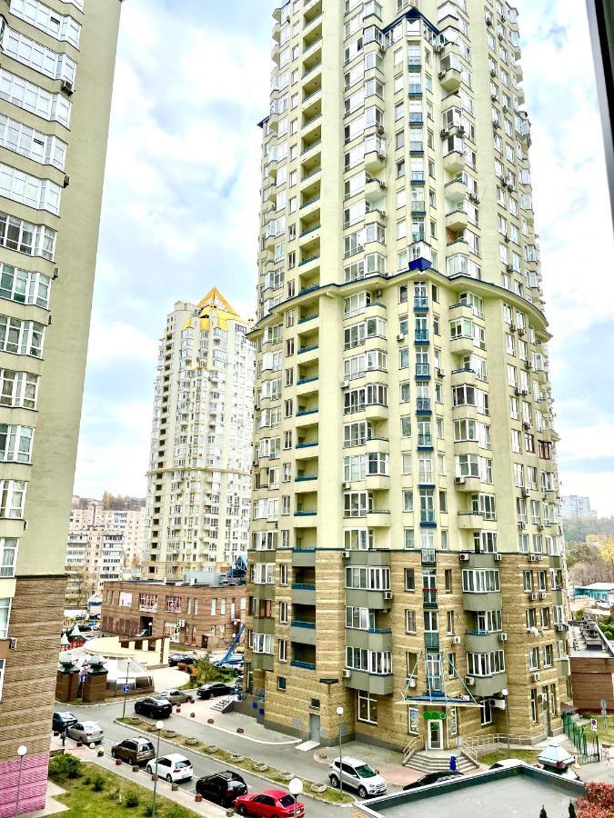 Navit Luxury With Breakfast Near The Railway Station, The Center And The Park Apartment Kyiv