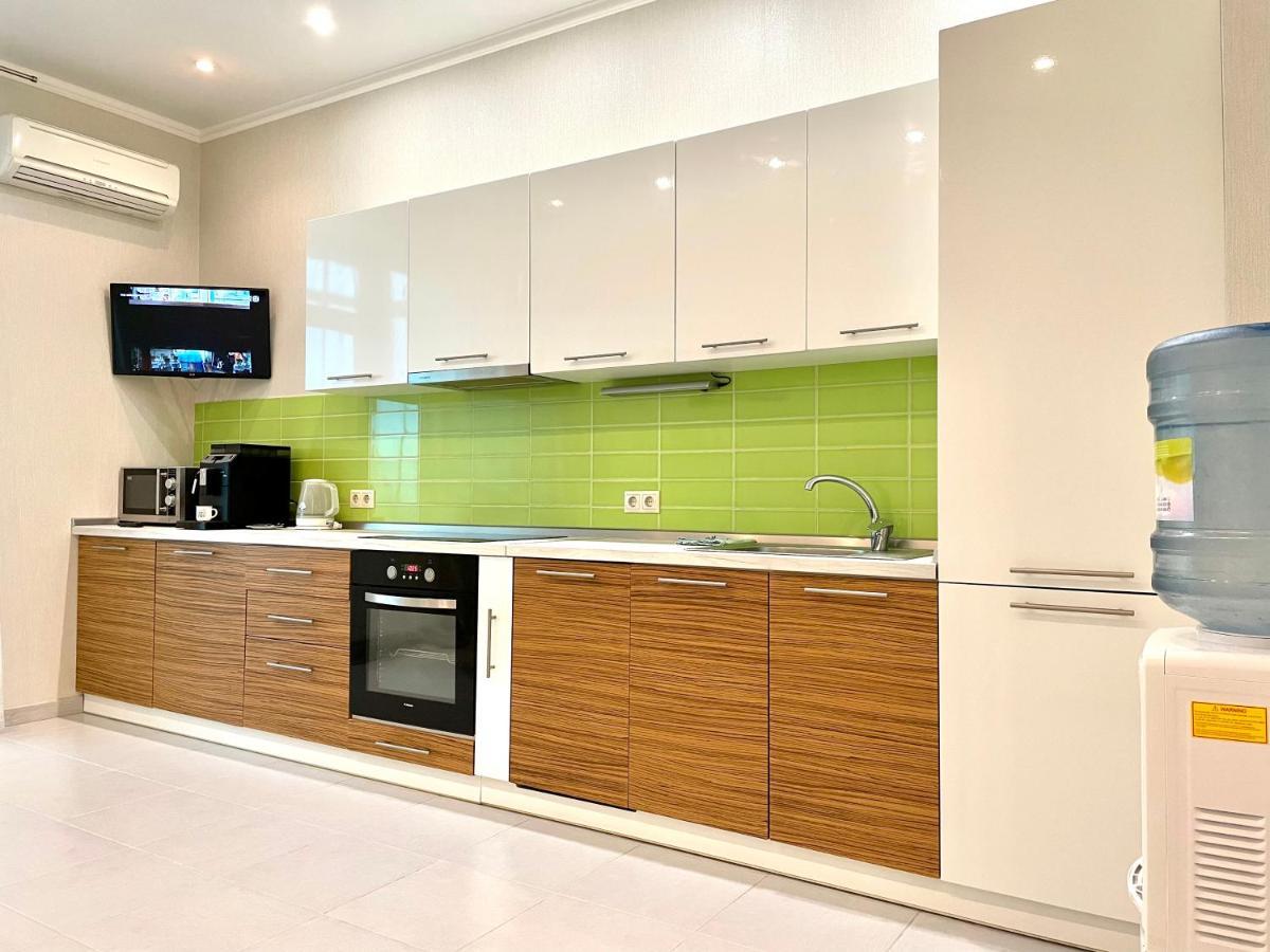Navit Luxury With Breakfast Near The Railway Station, The Center And The Park Apartment