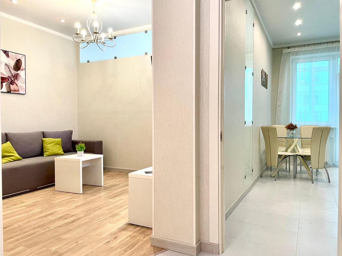 Apartment Navit Luxury With Breakfast Near The Railway Station, The Center And The Park