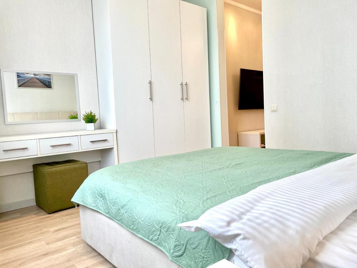 Navit Luxury With Breakfast Near The Railway Station, The Center And The Park Apartment