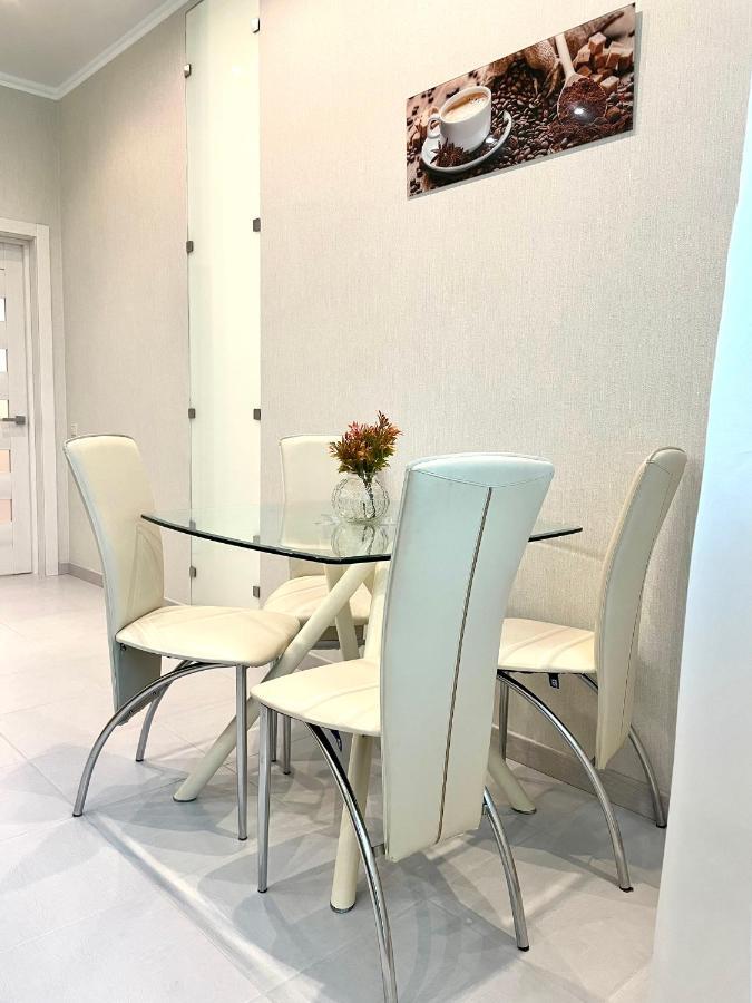 Navit Luxury With Breakfast Near The Railway Station, The Center And The Park Apartment Kiew